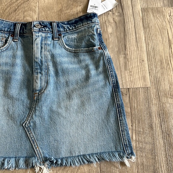 NWT Abercrombie & Fitch Ultra High Rise Denim Skirt. - Picture 4 of 9